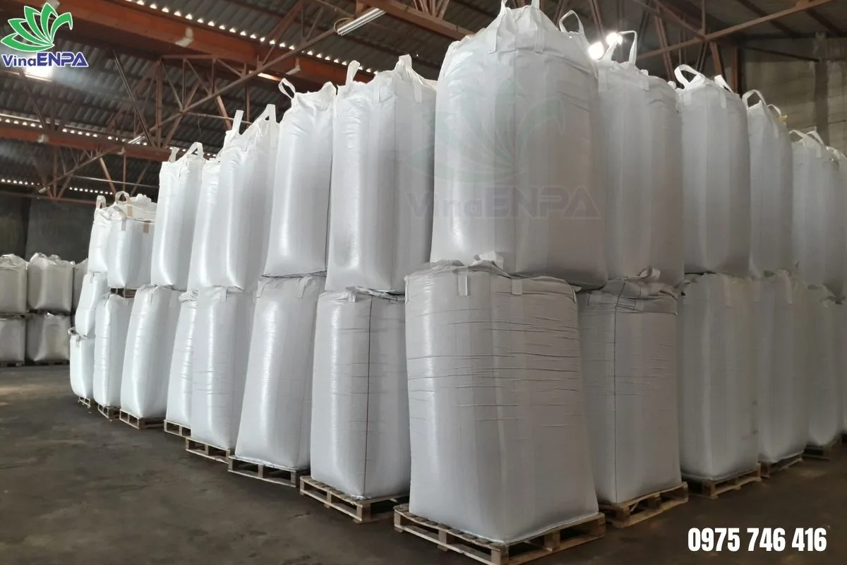 Xuất hàng phân bón bằng bao jumbo