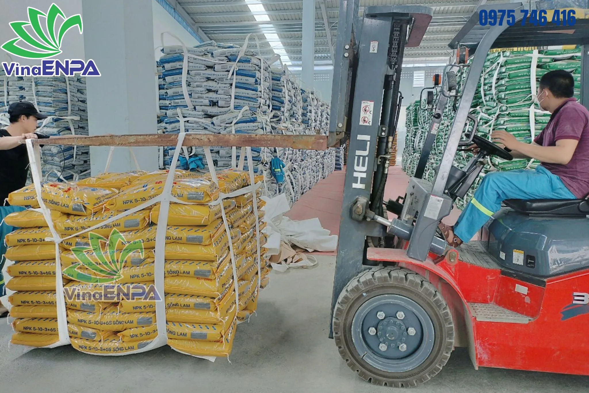 VÌ SAO NÊN DÙNG BAO SLING THAY PALLET GỖ VÀ PALLET NHỰA?