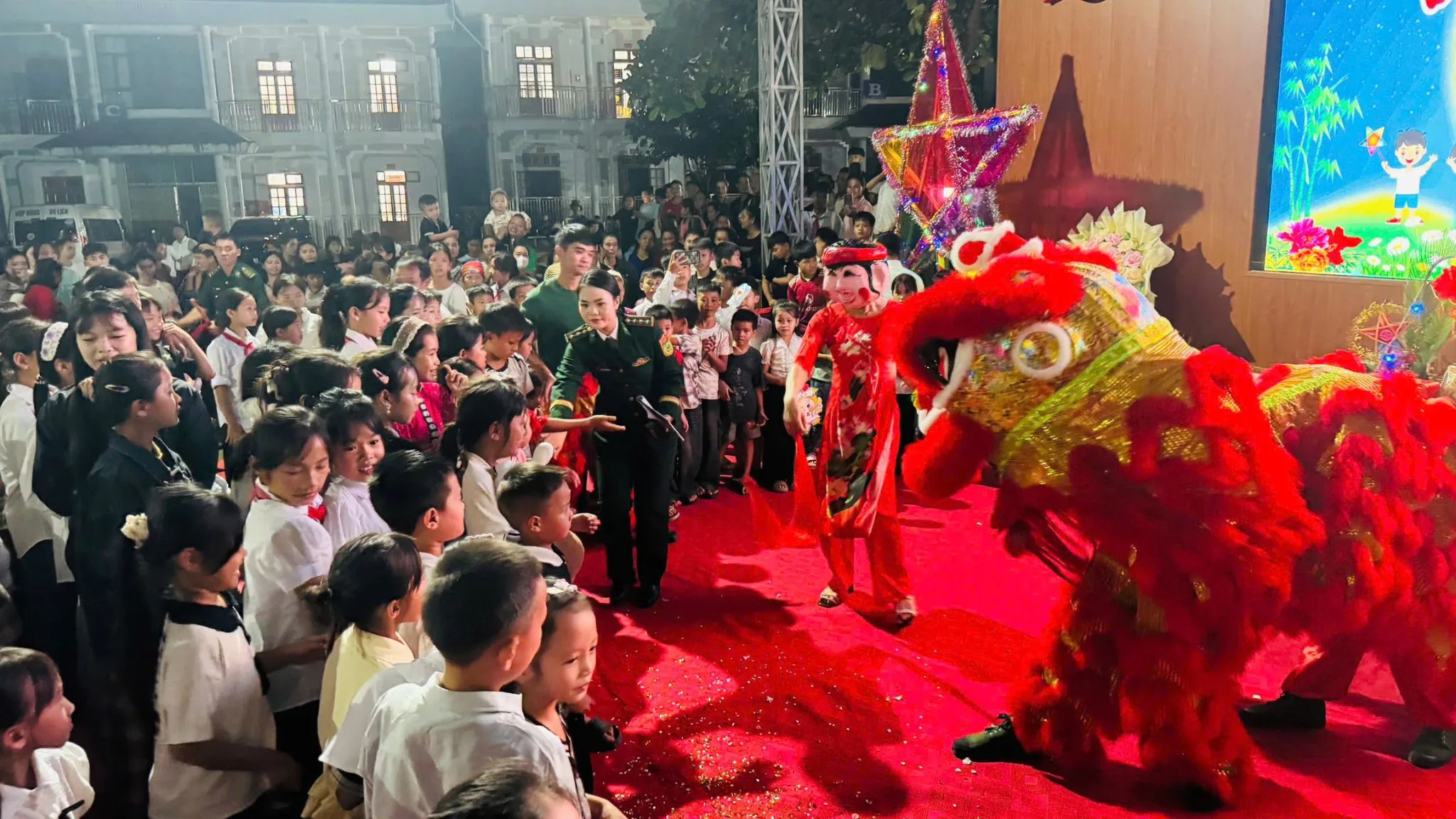 TRUNG THU YÊU THƯƠNG NƠI BIÊN CƯƠNG MƯỜNG CAI SÔNG MÃ