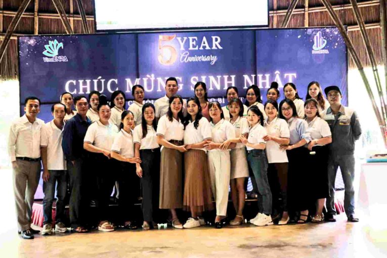 Tập thể CBCNV VinaENPA có mặt trong buổi lễ kỷ niệm 5 năm thành lập